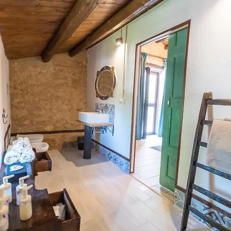 مزرعة للإقامة Feudo Nobile