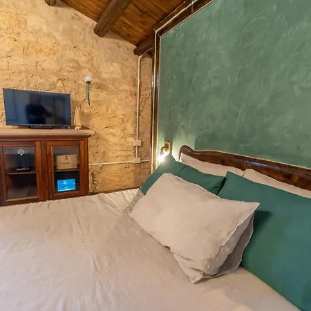 مزرعة للإقامة Feudo Nobile *